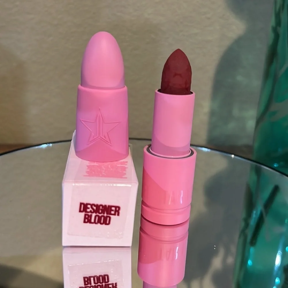 Jeffree Star Velvet Trap lipstick in color Designer Blood. New!